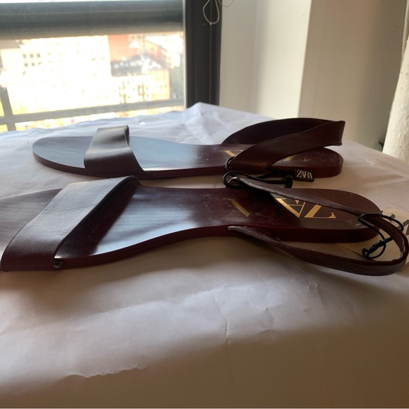 Zara Burgundy Sandals - Picture 2 of 11